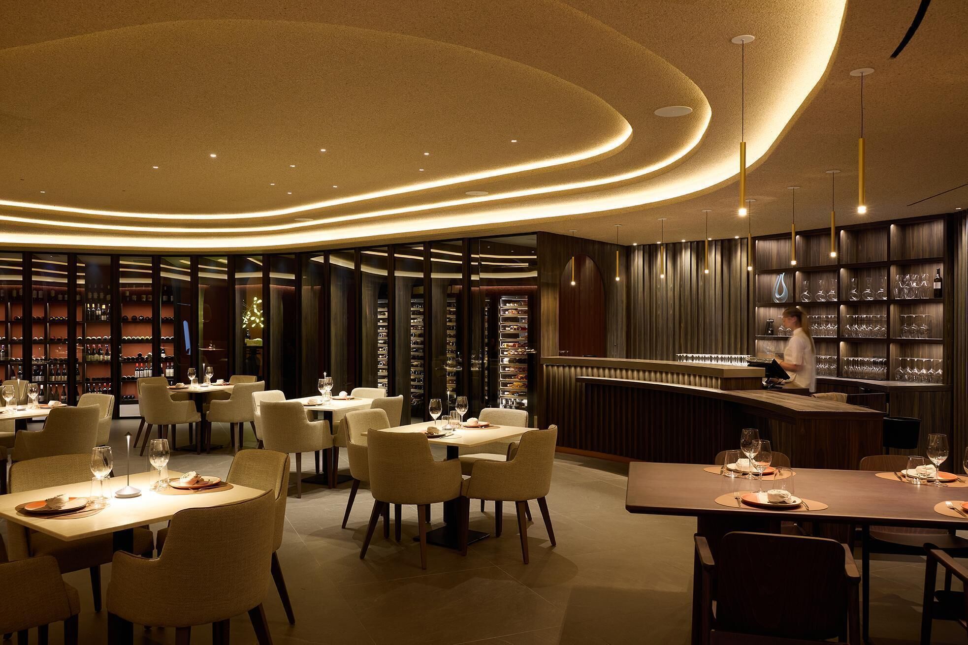 9 bars/lounges, 5 poolside bars