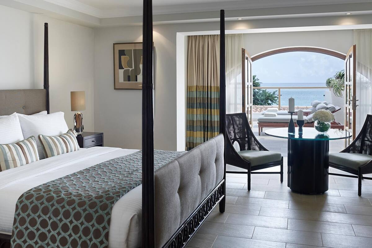 Premium Unique Suite | Minibar, in-room safe, blackout drapes, iron/ironing board (on request)