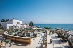 10 bars/lounges, 5 poolside bars - Creta Maris Resort - All Inclusive (Hersonissos)