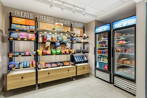 Snack bar - Hampton Inn & Suites St. Petersburg/Downtown (St. Petersburg)