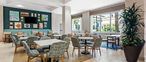 Petit déjeuner buffet compris tous les jours