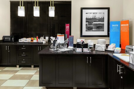 Hampton Inn Miami Dadeland - Image 29