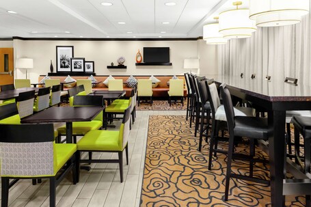 Hampton Inn Miami Dadeland - Image 30