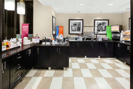 Hampton Inn Miami Dadeland - Image 28