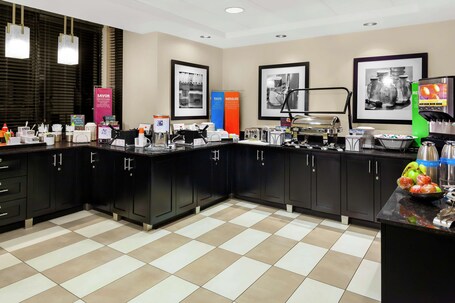 Hampton Inn Miami Dadeland - Image 18