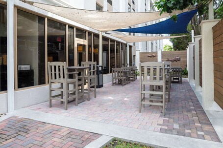 Hampton Inn Miami Dadeland - Image 2