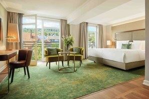 Habitación doble superior, 1 cama King size, vista al resort | Ropa de cama hipoalergénica y minibar 