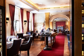 Breakfast, lunch, dinner served; German cuisine, garden views