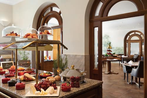 Daily buffet breakfast for a fee
