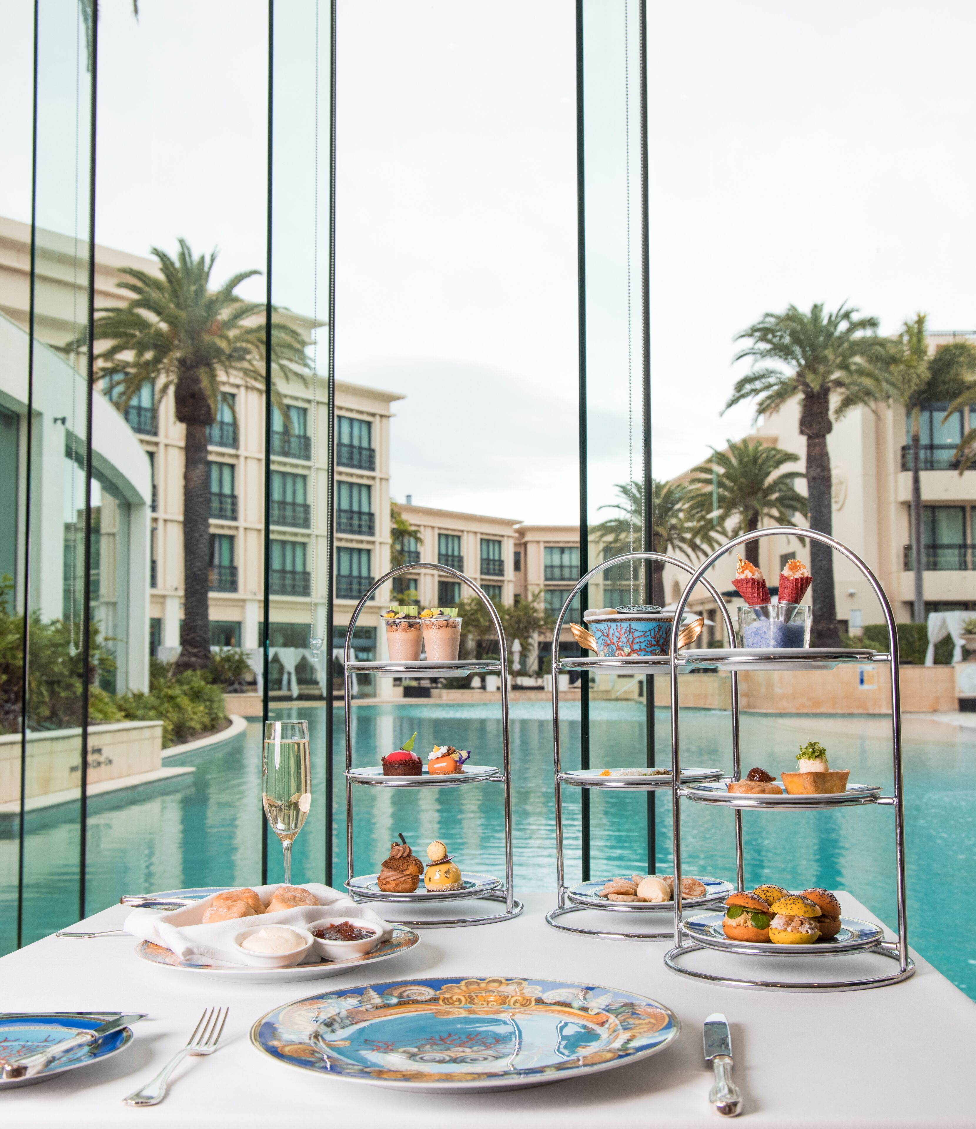 lunch and brunch served, pool views