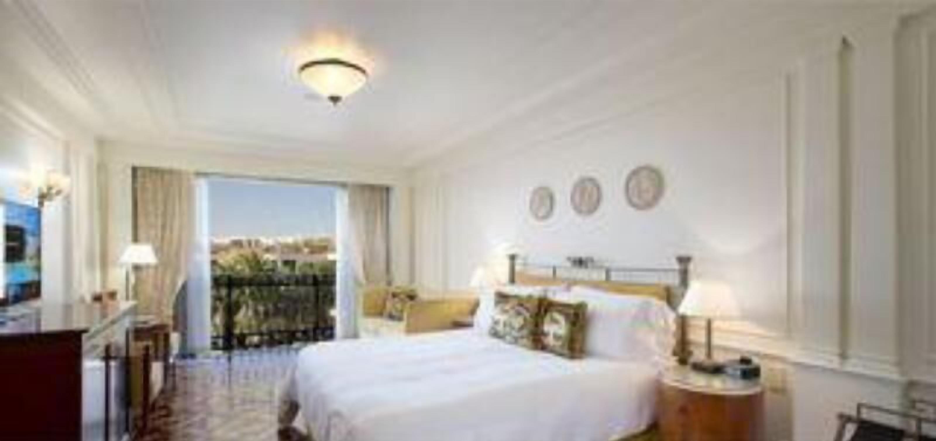 Premium bedding, in-room safe, desk, blackout curtains