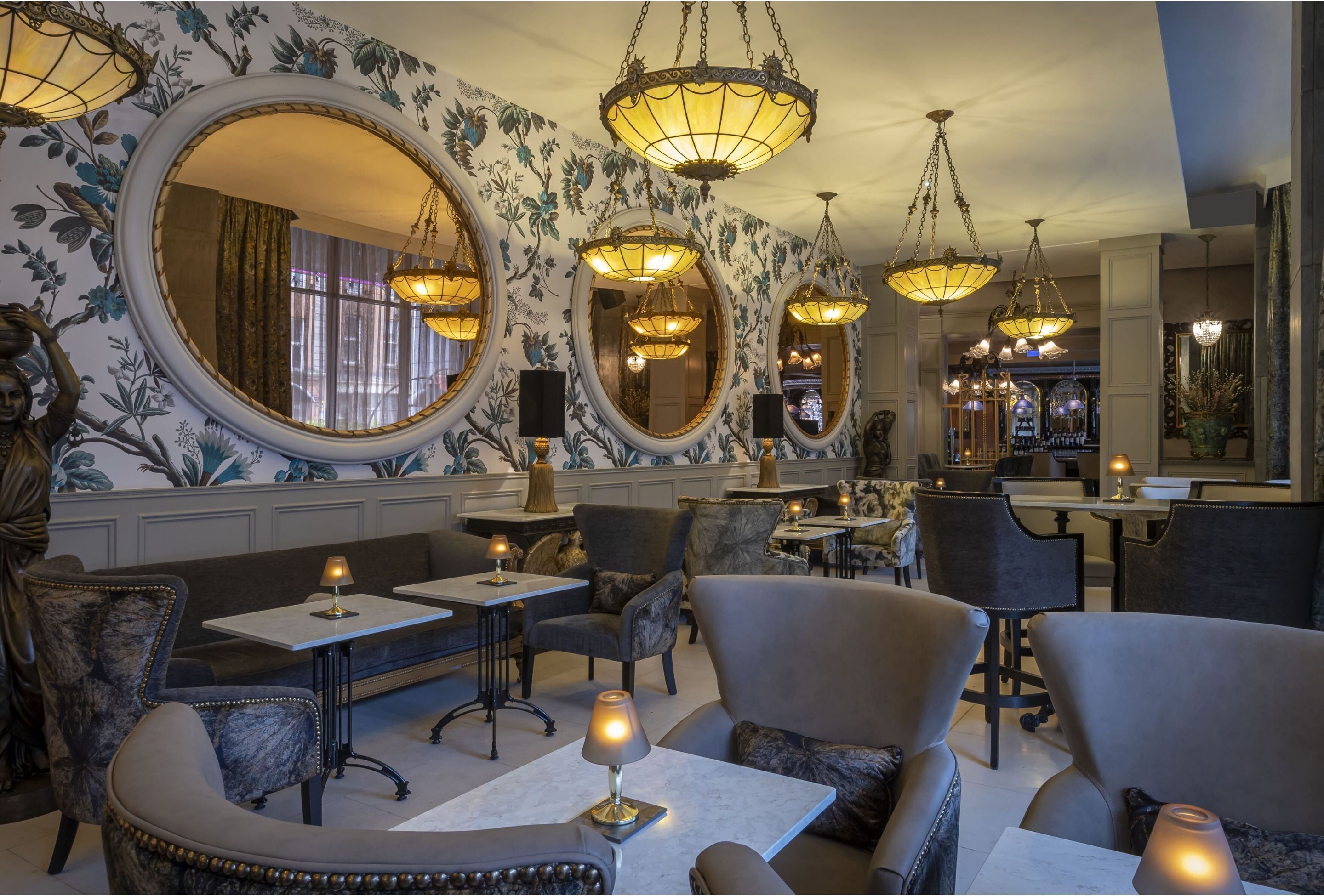 serves lunch and dinner