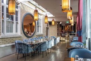 Lunch and dinner served  - The Trinity City Hotel (Dublin)