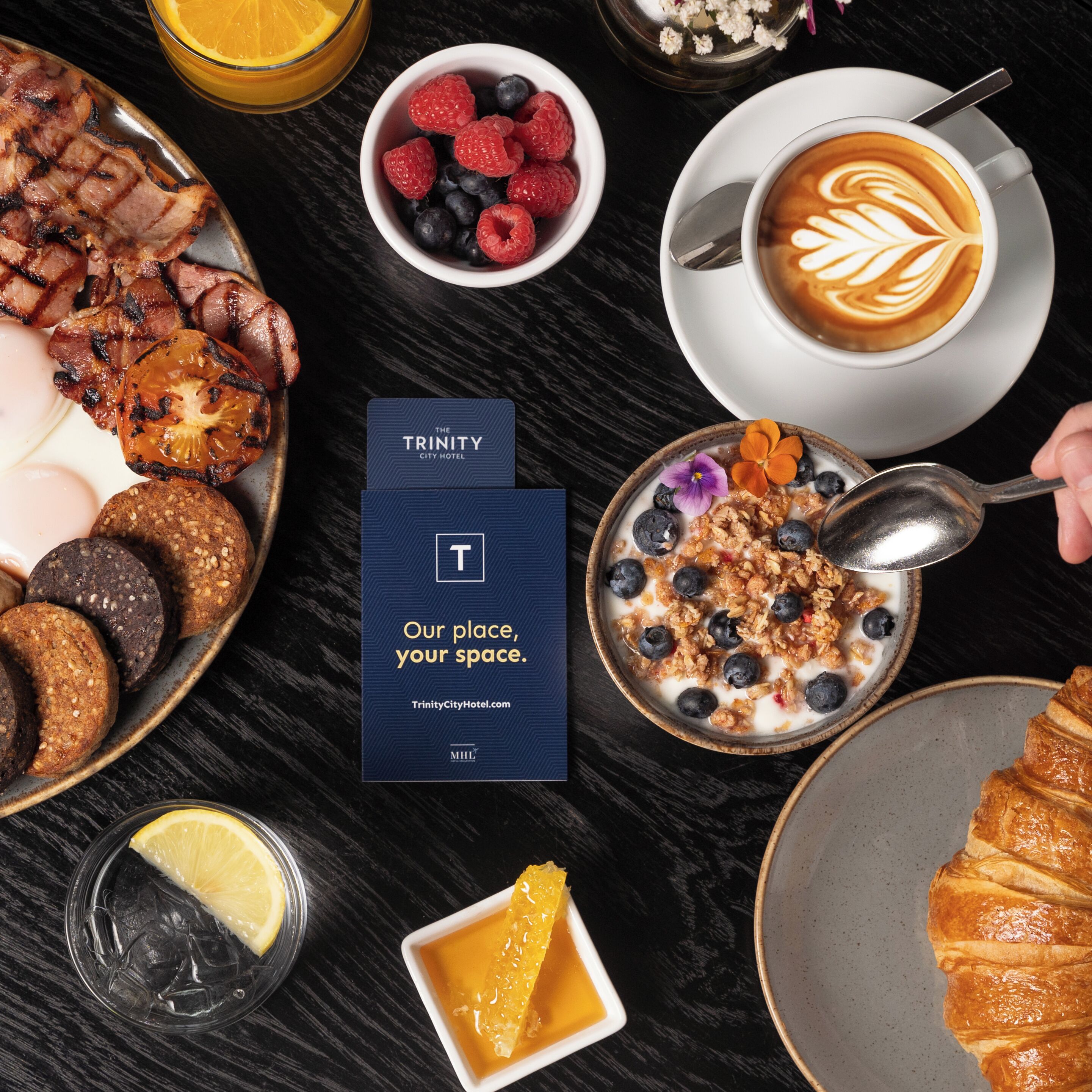 lunch and dinner served