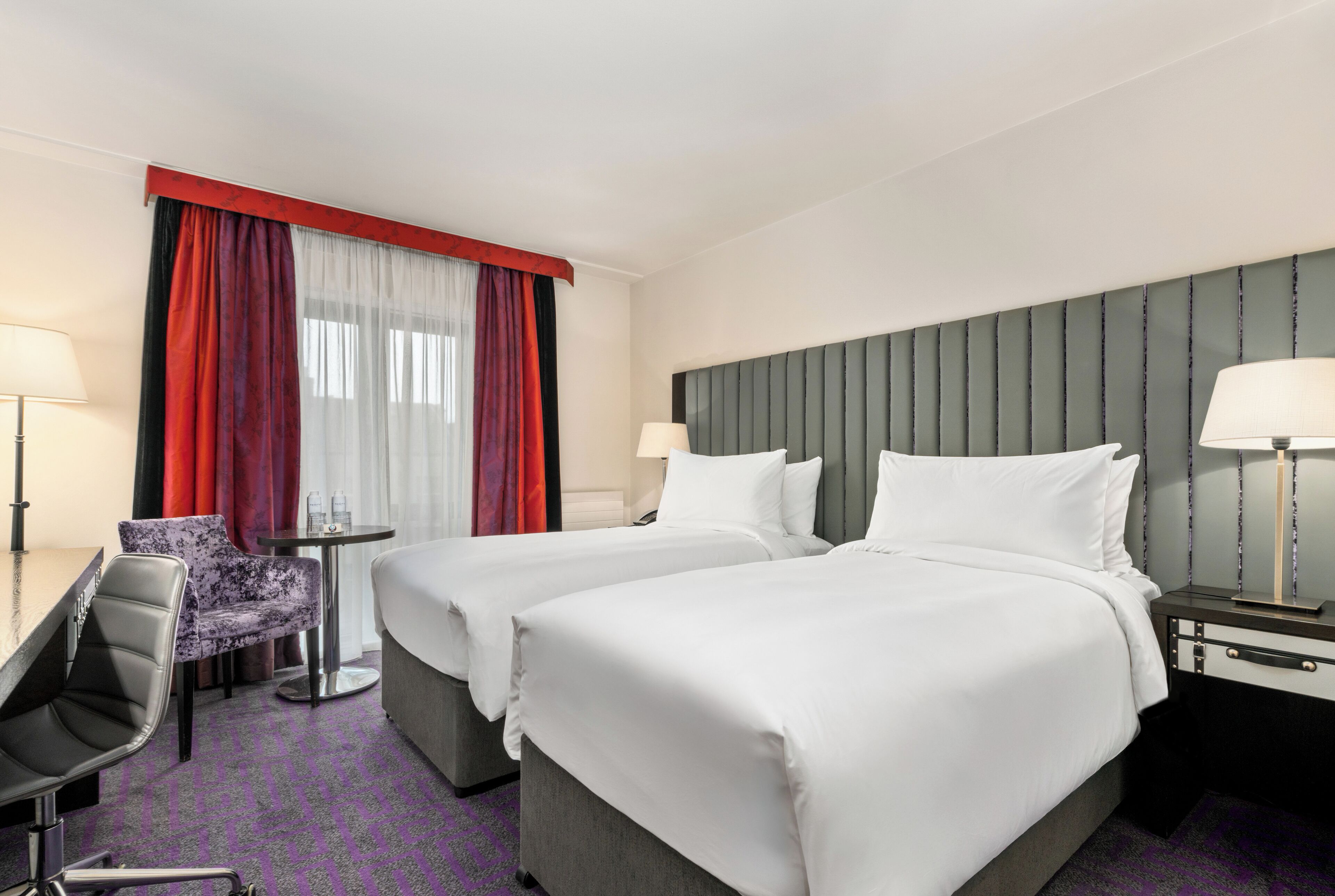 Contemporary Twin Room | In-room safe, soundproofing, iron/ironing board, free WiFi