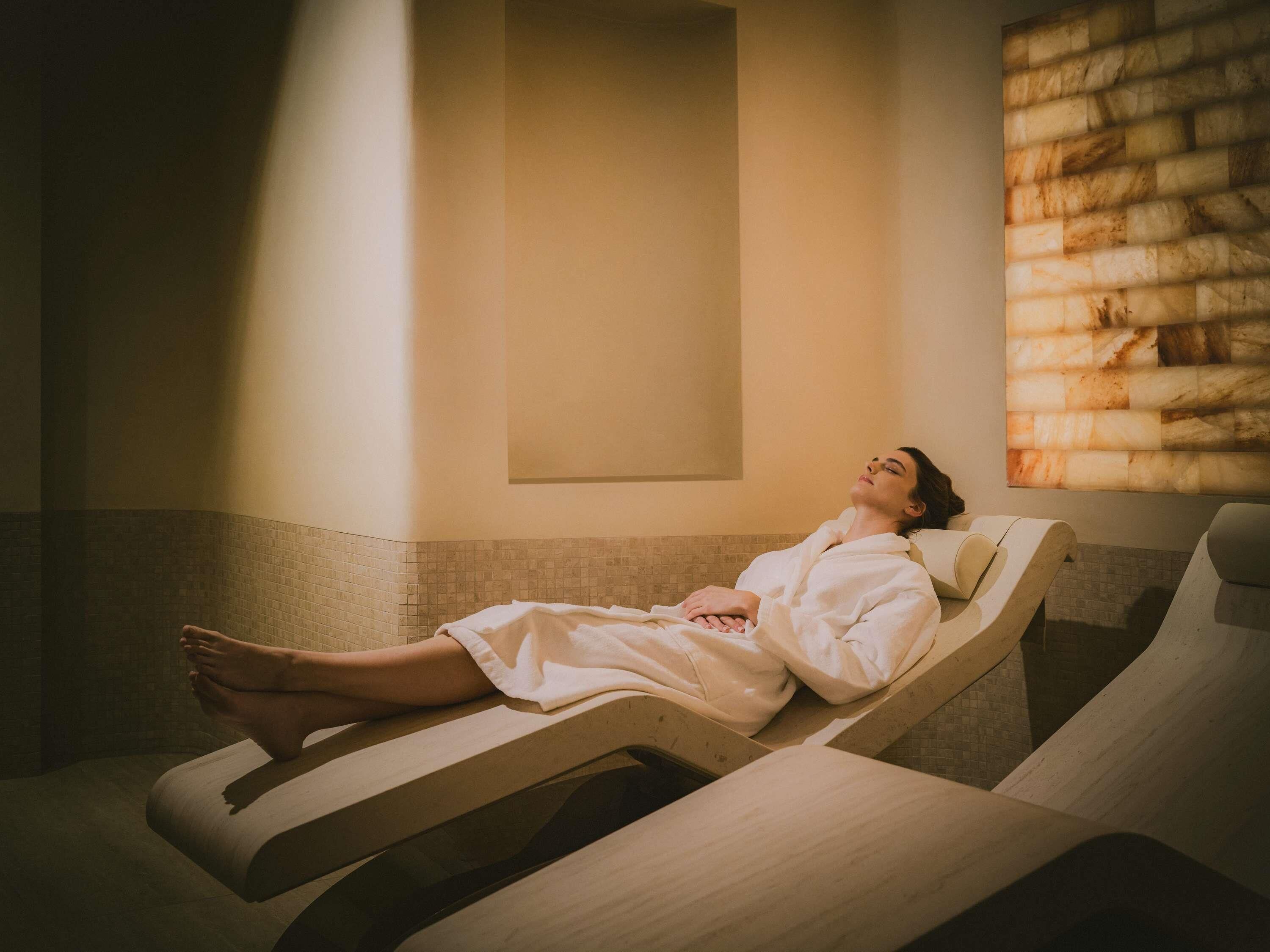 Couples treatment room(s), sauna, steam room, body treatments
