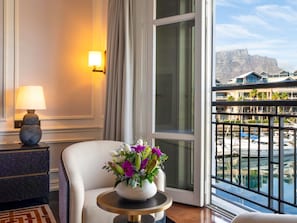 1 bedroom, premium bedding, down duvets, minibar