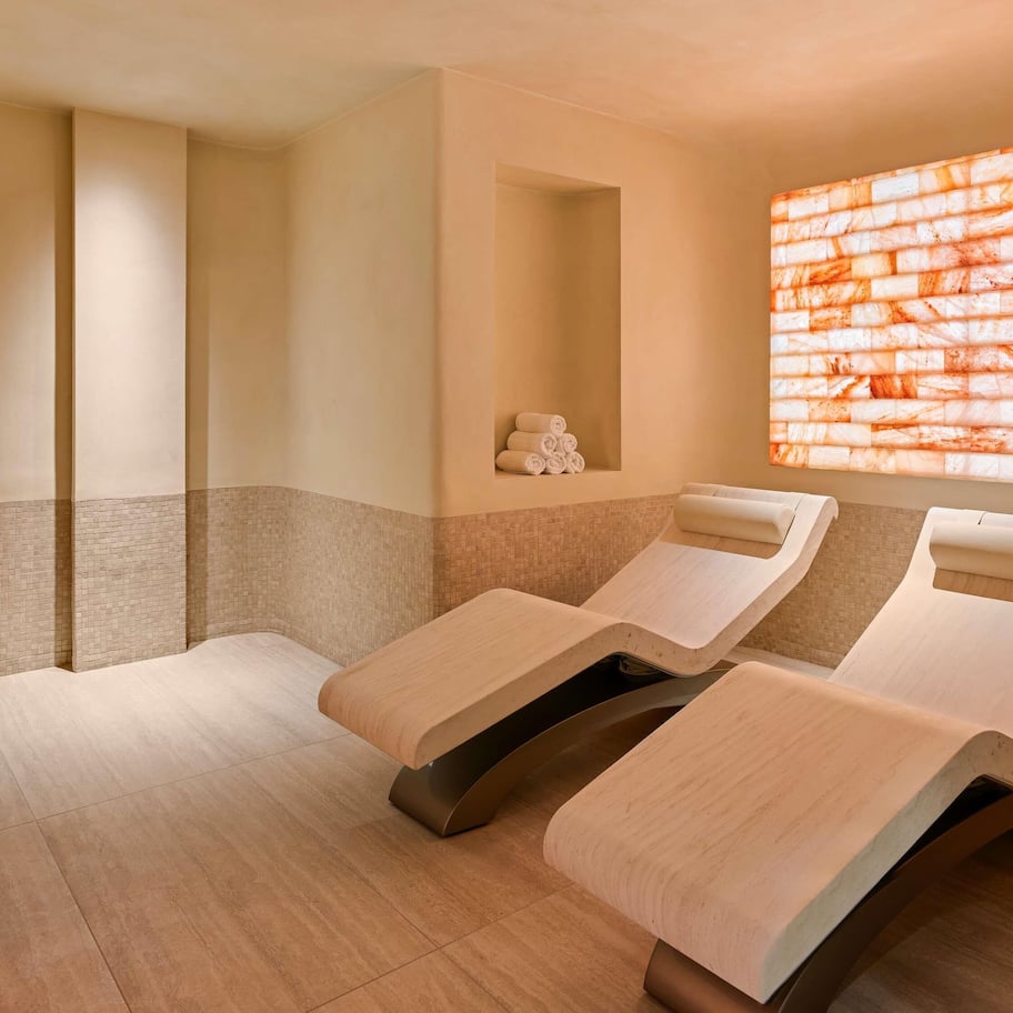 Couples treatment rooms, sauna, steam room, body treatments