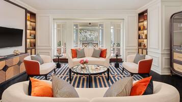 Premium bedding, down comforters, minibar, in-room safe