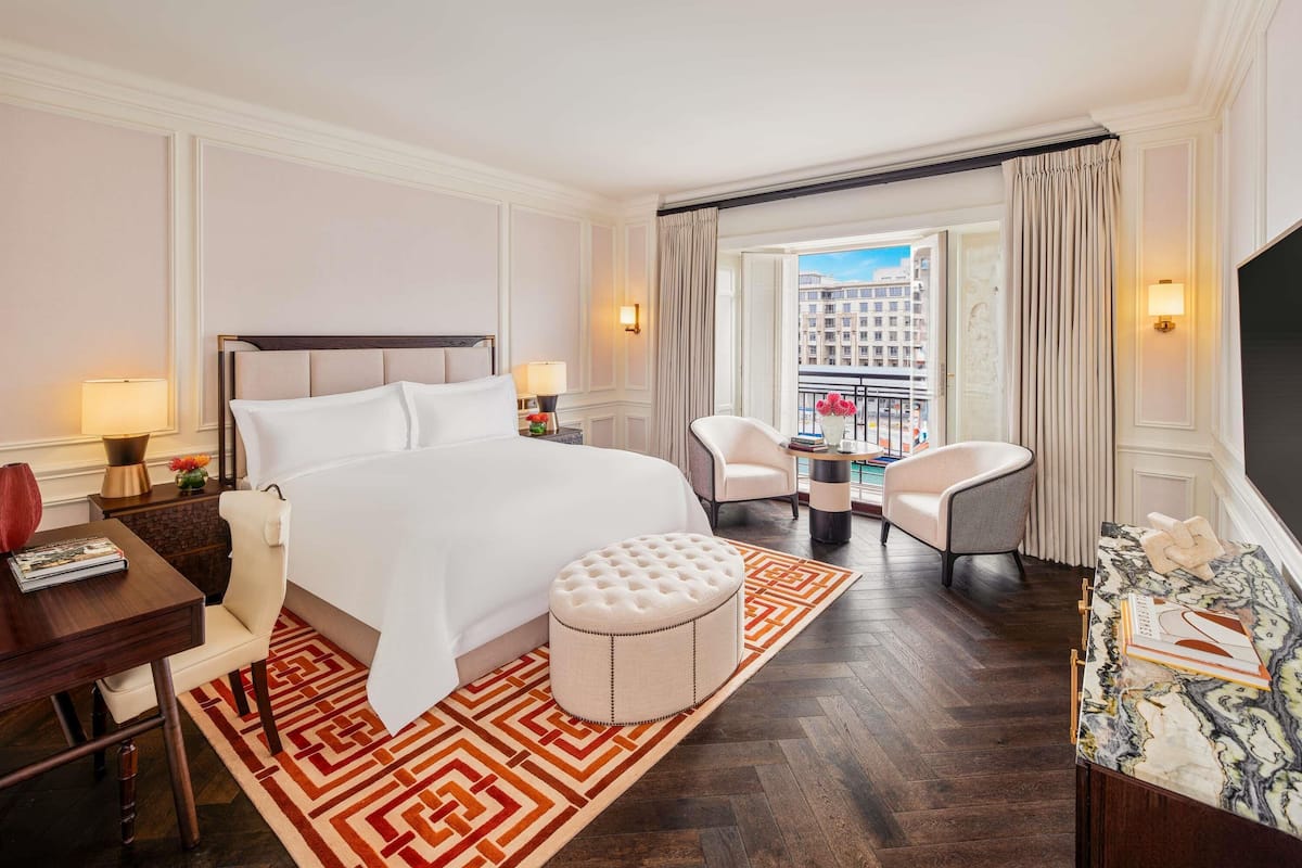 Premium bedding, down duvets, minibar, in-room safe