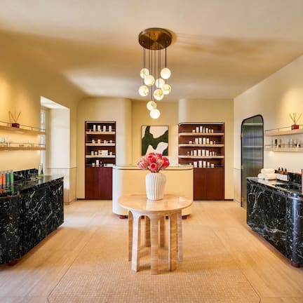 Couples treatment rooms, sauna, steam room, body treatments