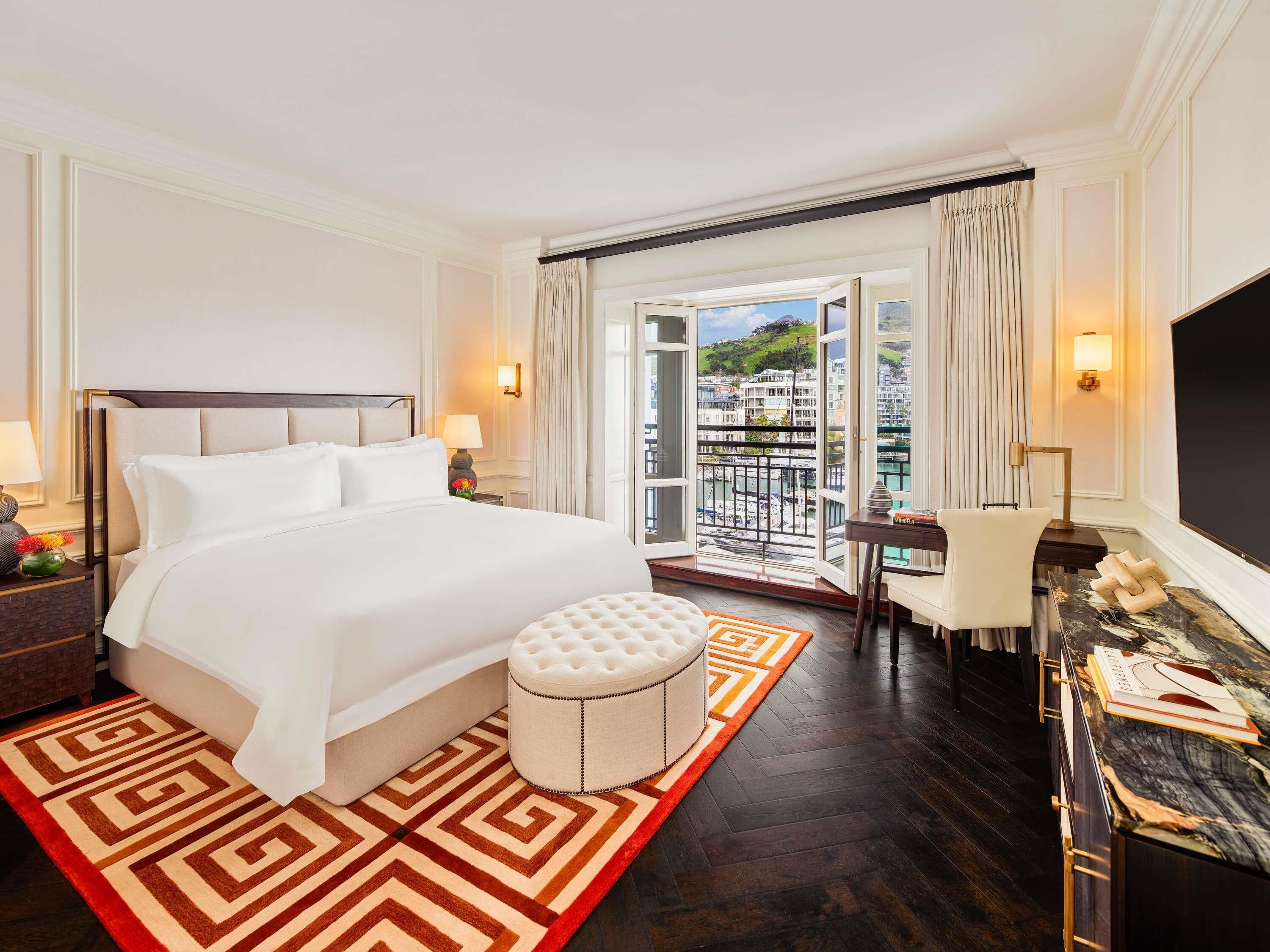 Premium bedding, down comforters, minibar, in-room safe