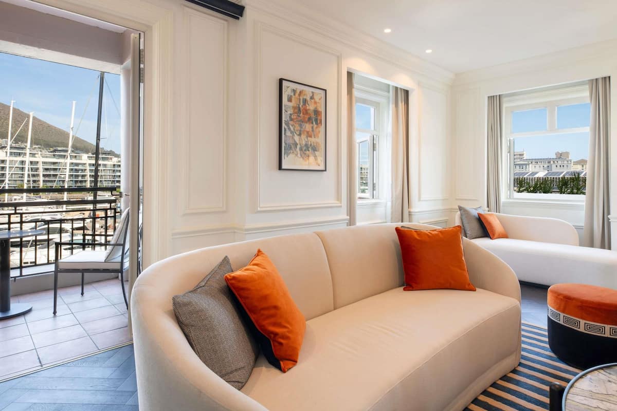 Signature Suite, 1 Bedroom | Premium bedding, down comforters, minibar, in-room safe