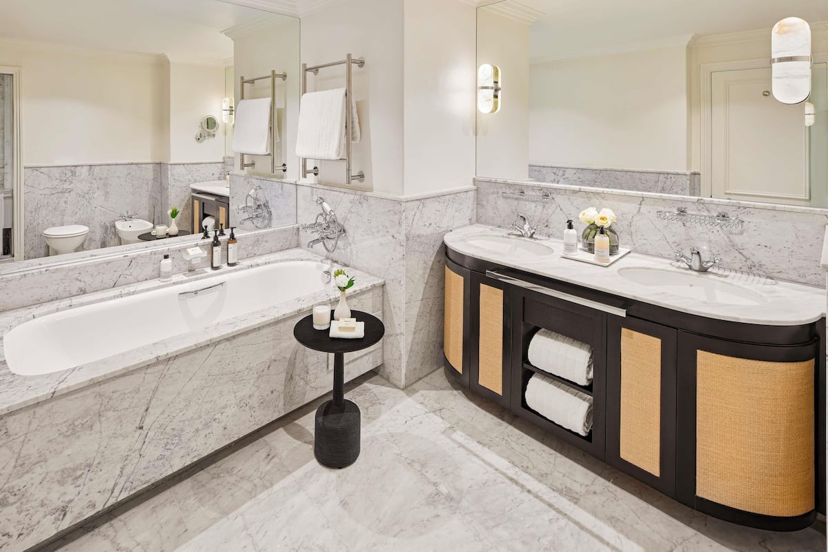 1 bedroom, premium bedding, down comforters, minibar