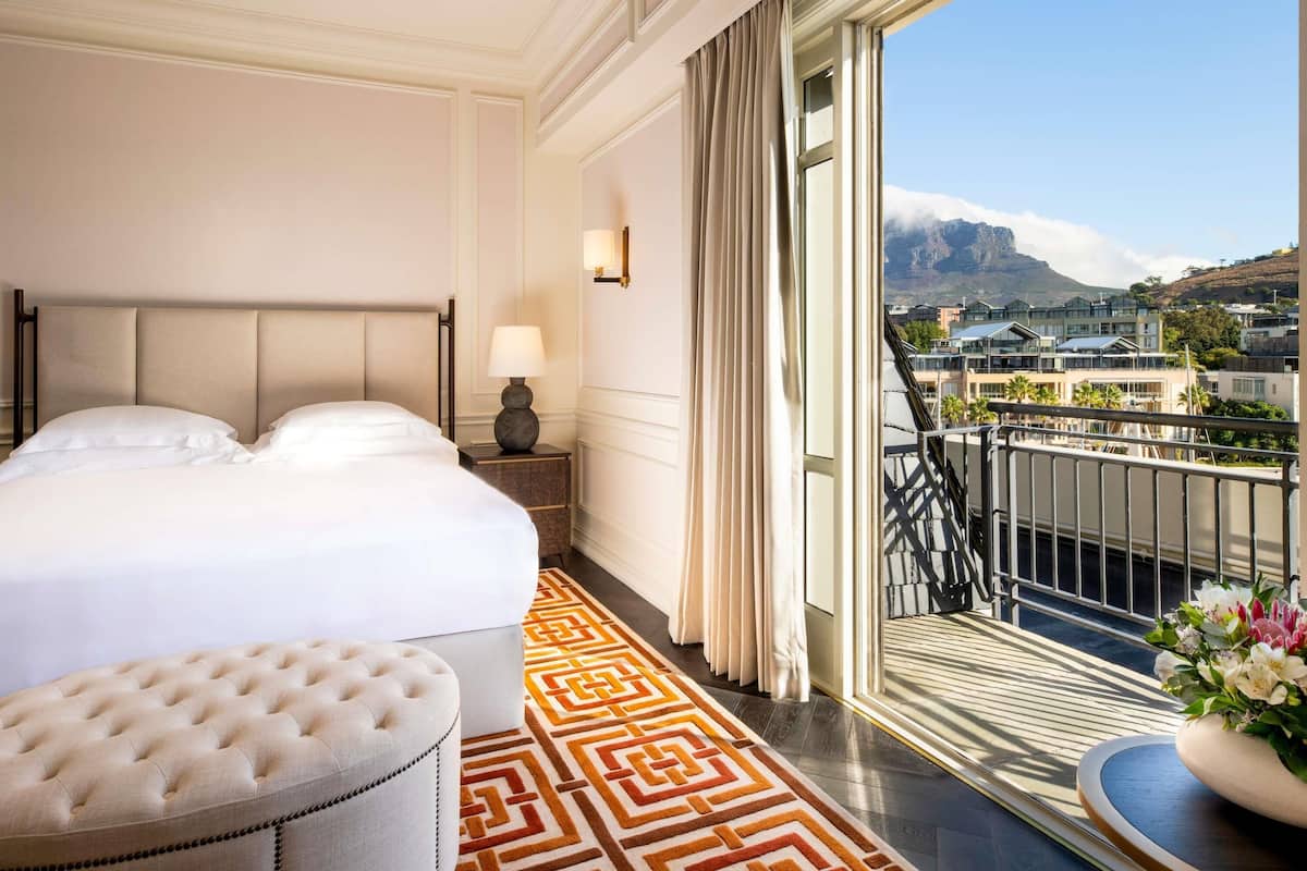 Room, 1 King Bed (Rooftop) | 1 bedroom, premium bedding, down comforters, minibar
