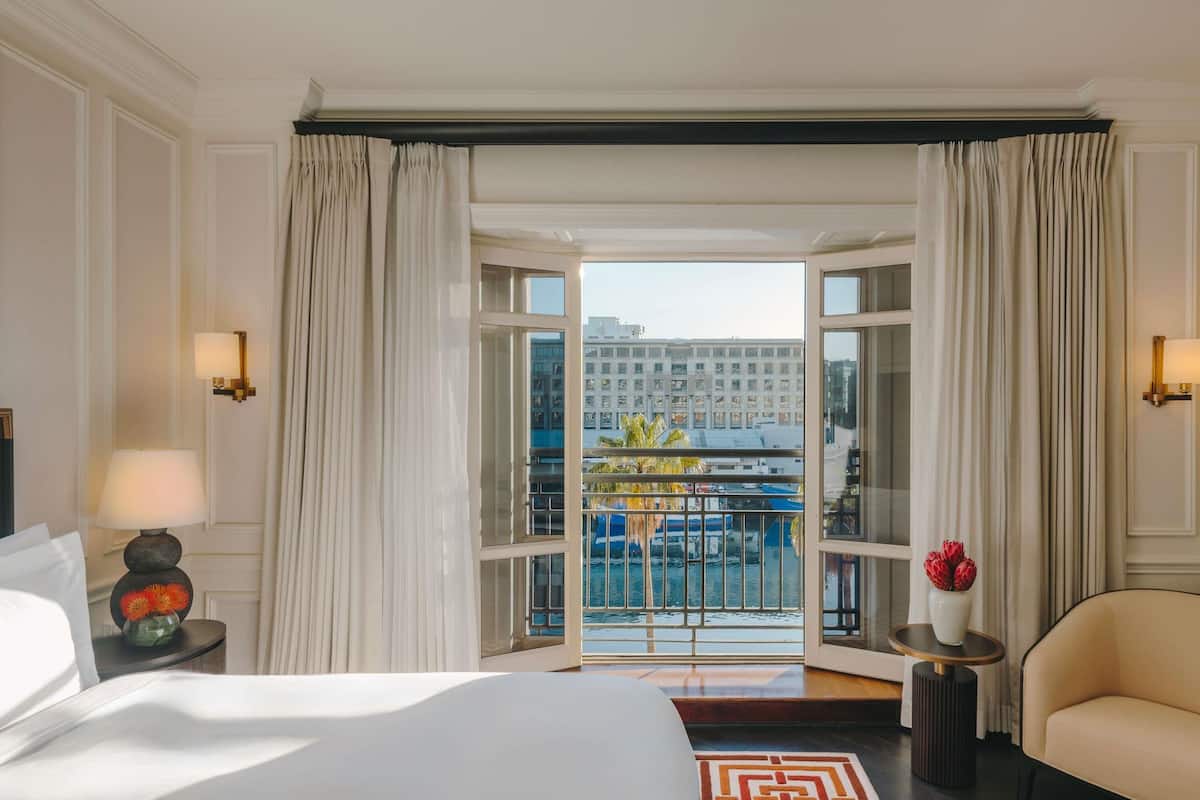 Premium bedding, down duvets, minibar, in-room safe