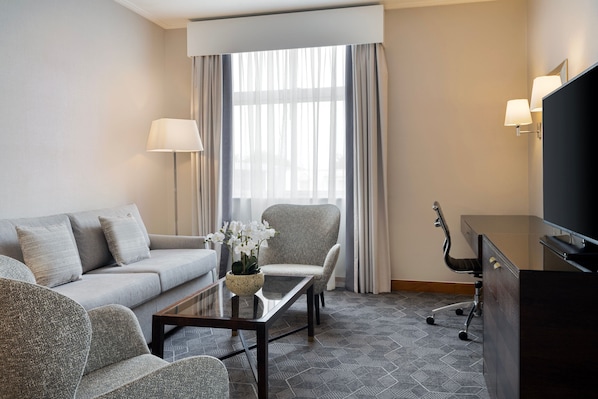 Suite, 1 Bedroom, Non Smoking | Living room