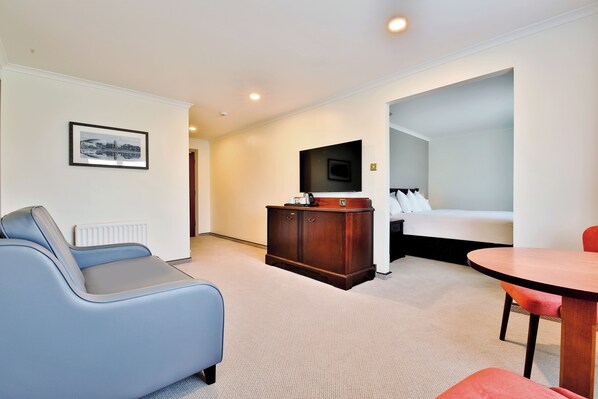 Junior Suite, Lakeside | Lake view