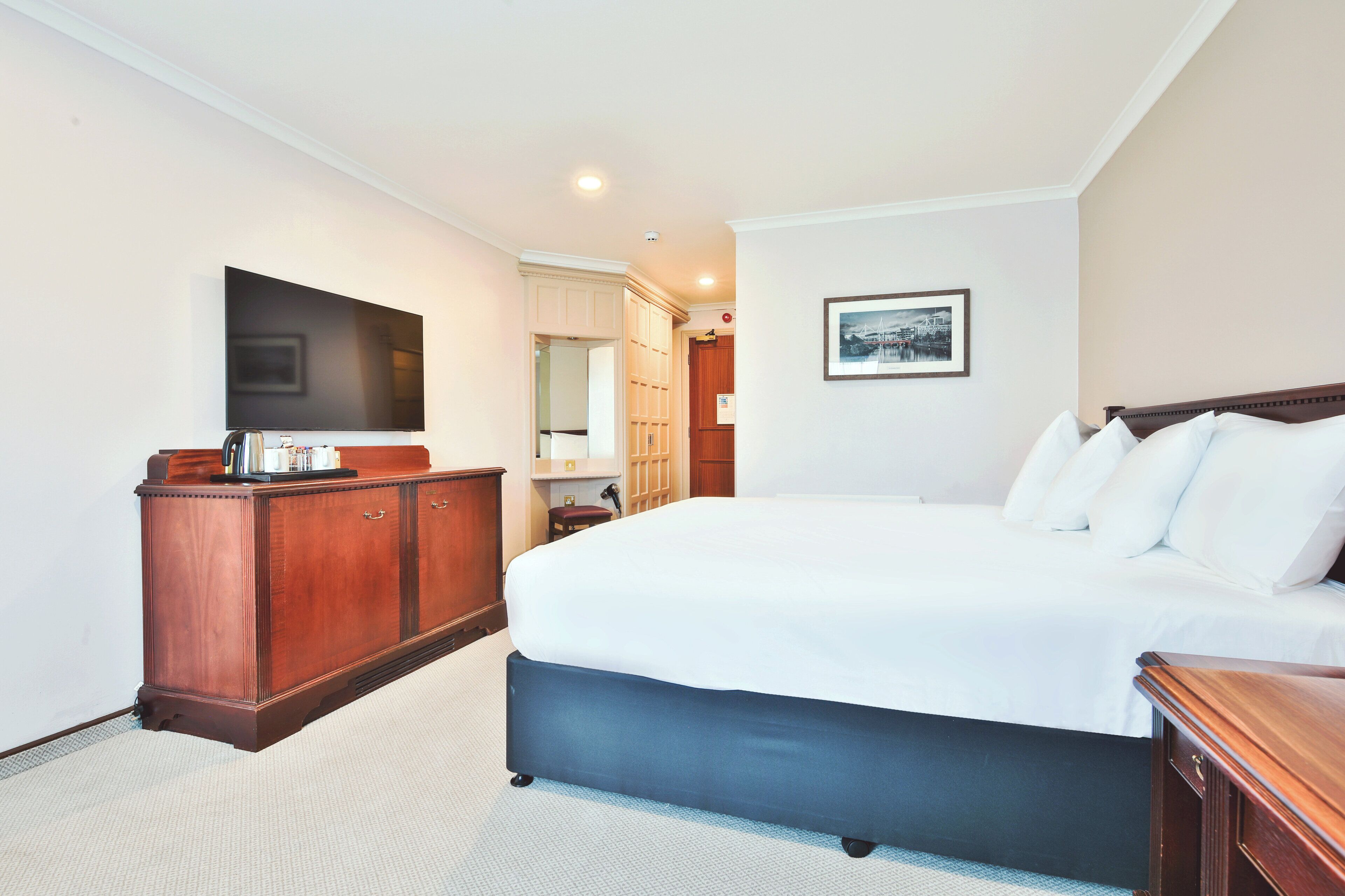 Standard Double Room, Lakeside | In-room safe, laptop workspace, iron/ironing board