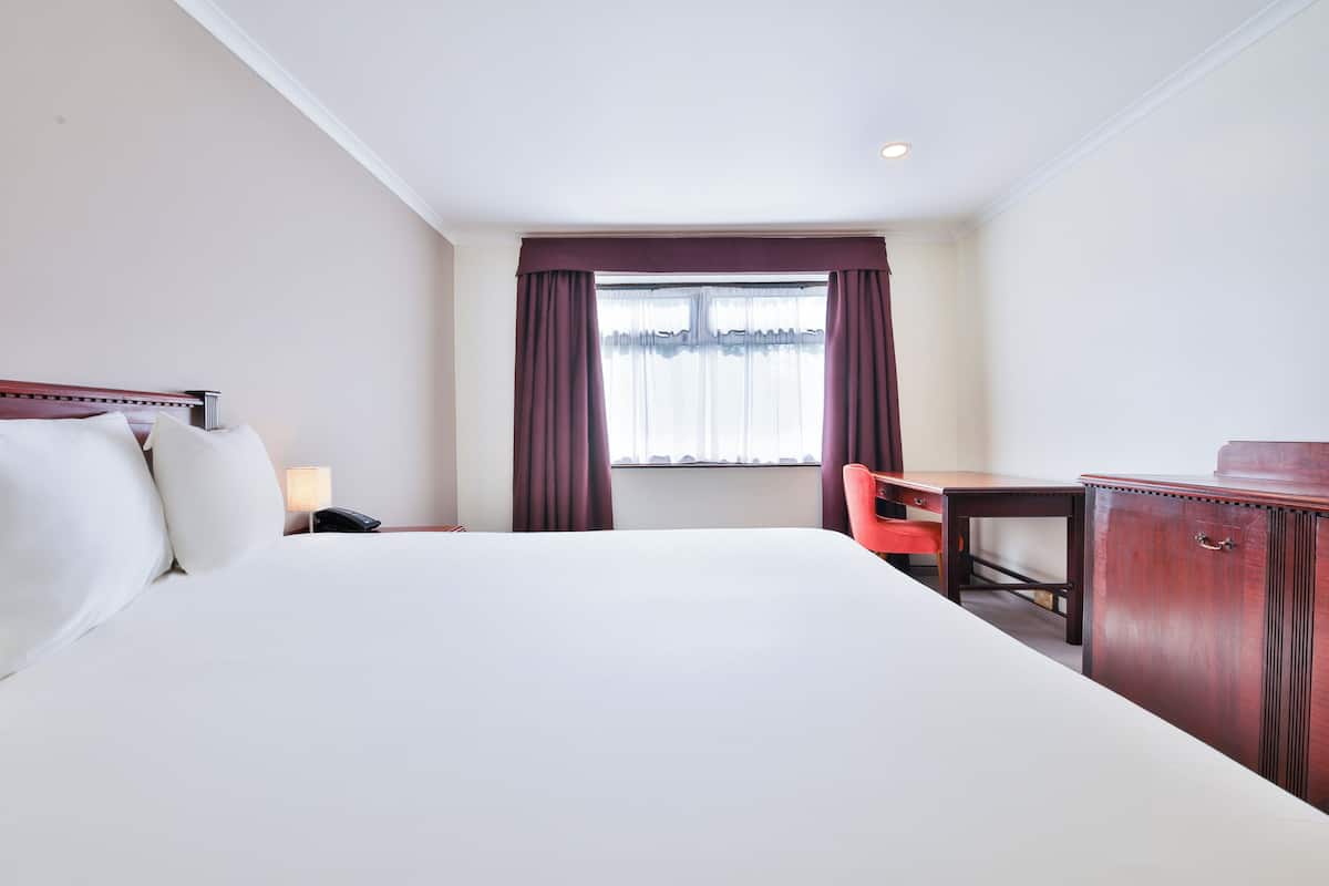 1 bedroom, in-room safe, laptop workspace, iron/ironing board