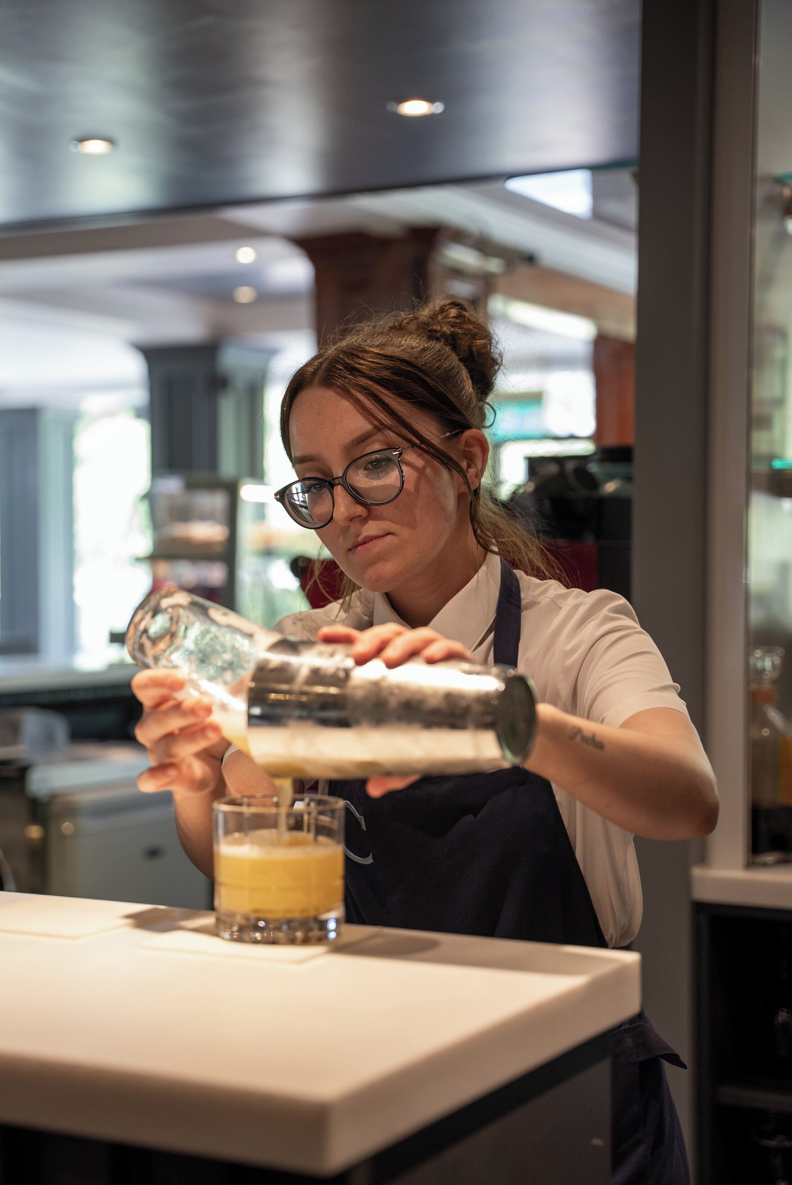 Sarapan dan makan tengah hari dihidangkan, masakan antarabangsa 