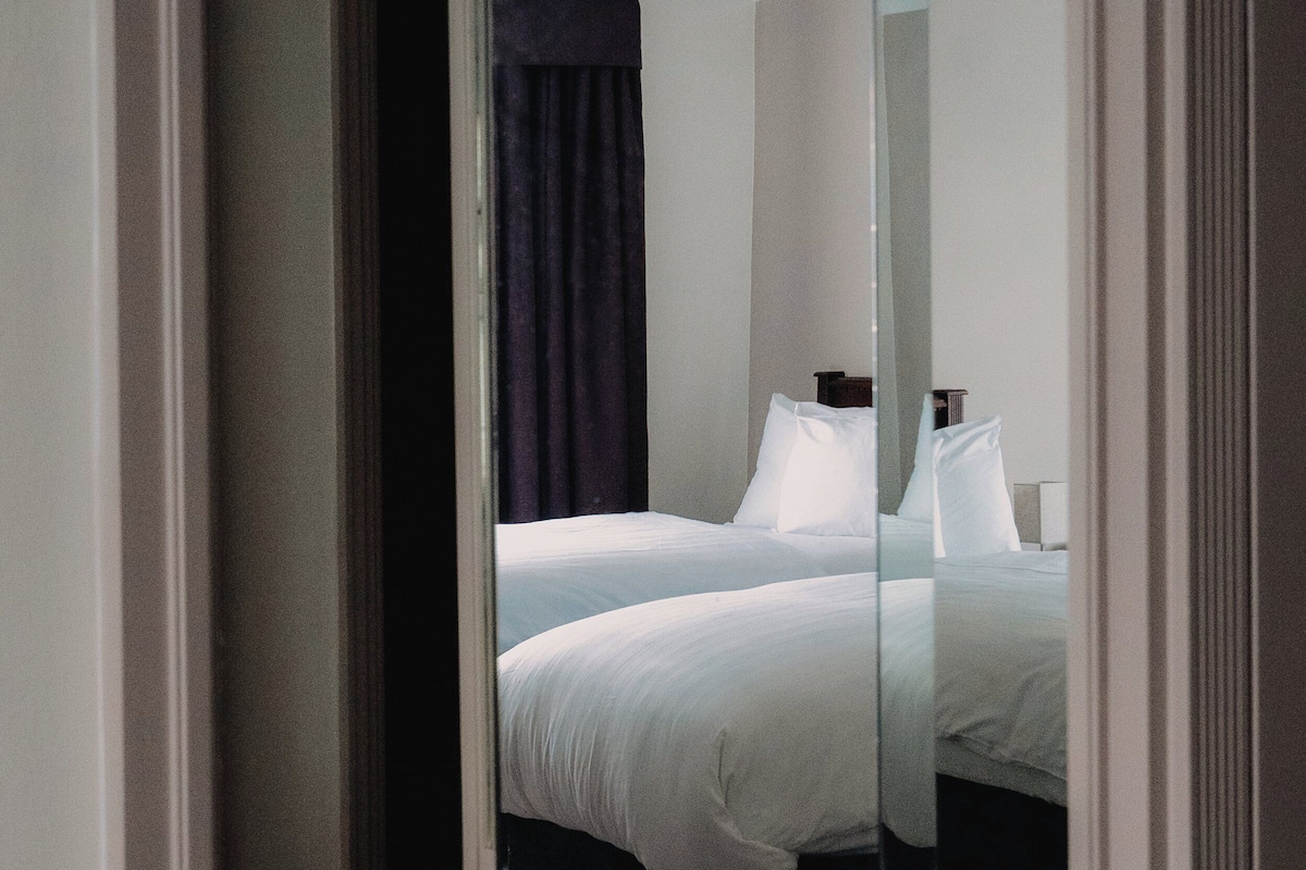 1 bedroom, in-room safe, laptop workspace, iron/ironing board