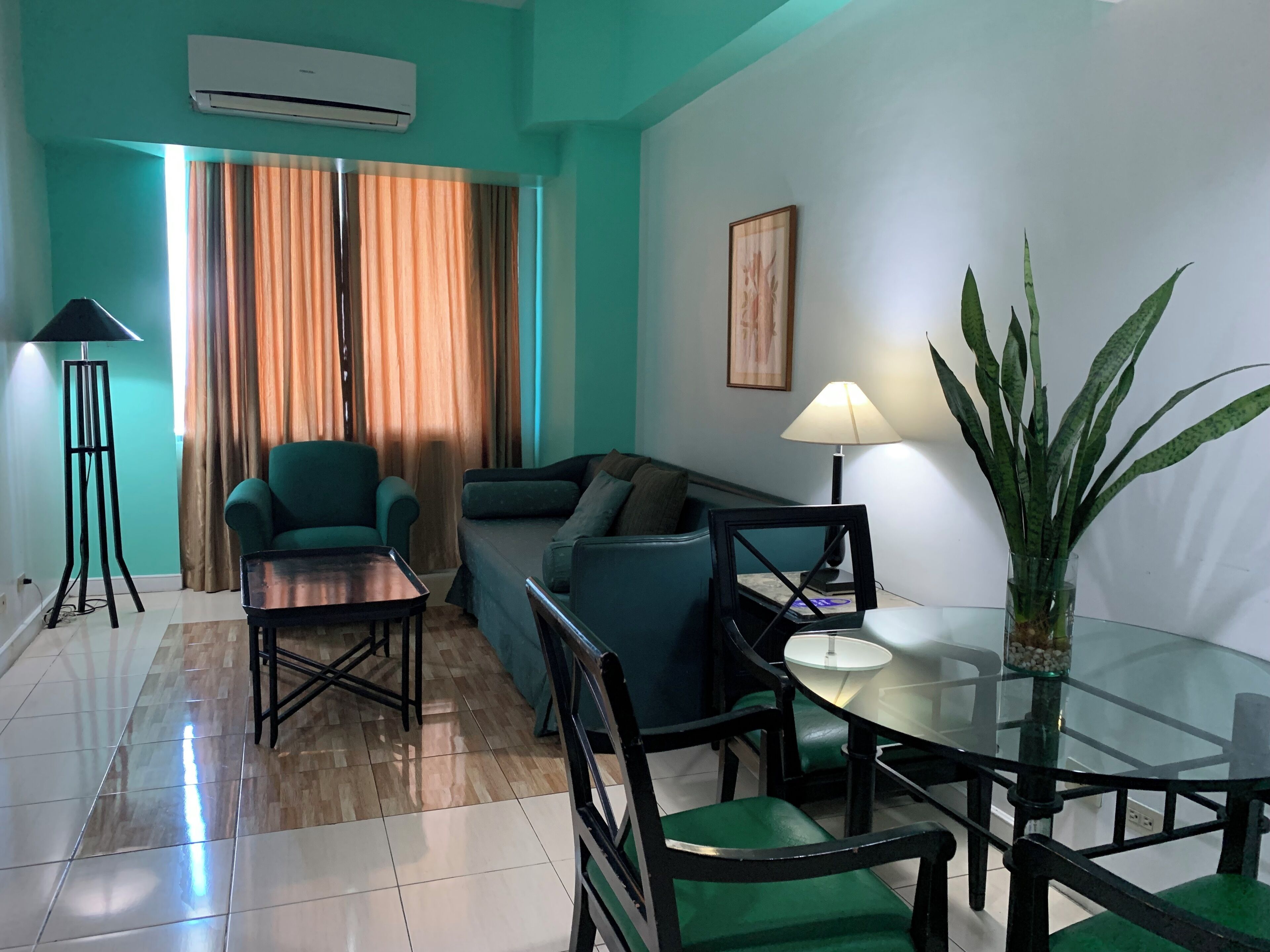 Junior Double Room, 1 King Bed | Living area