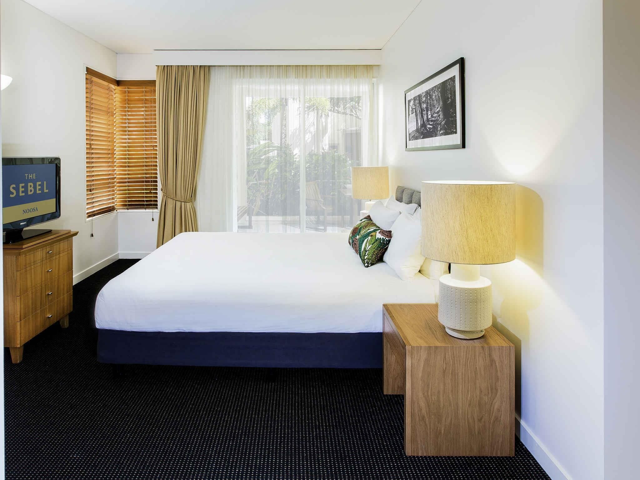 公寓, 2 间卧室 (Noosa River View) | 1 多间卧室、迷你吧、客房内保险箱、特色装修