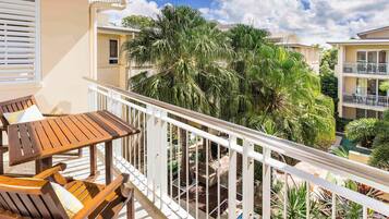 Appartement, 1 slaapkamer (Garden or Pool View) | 1 slaapkamer, een minibar, een kluis op de kamer