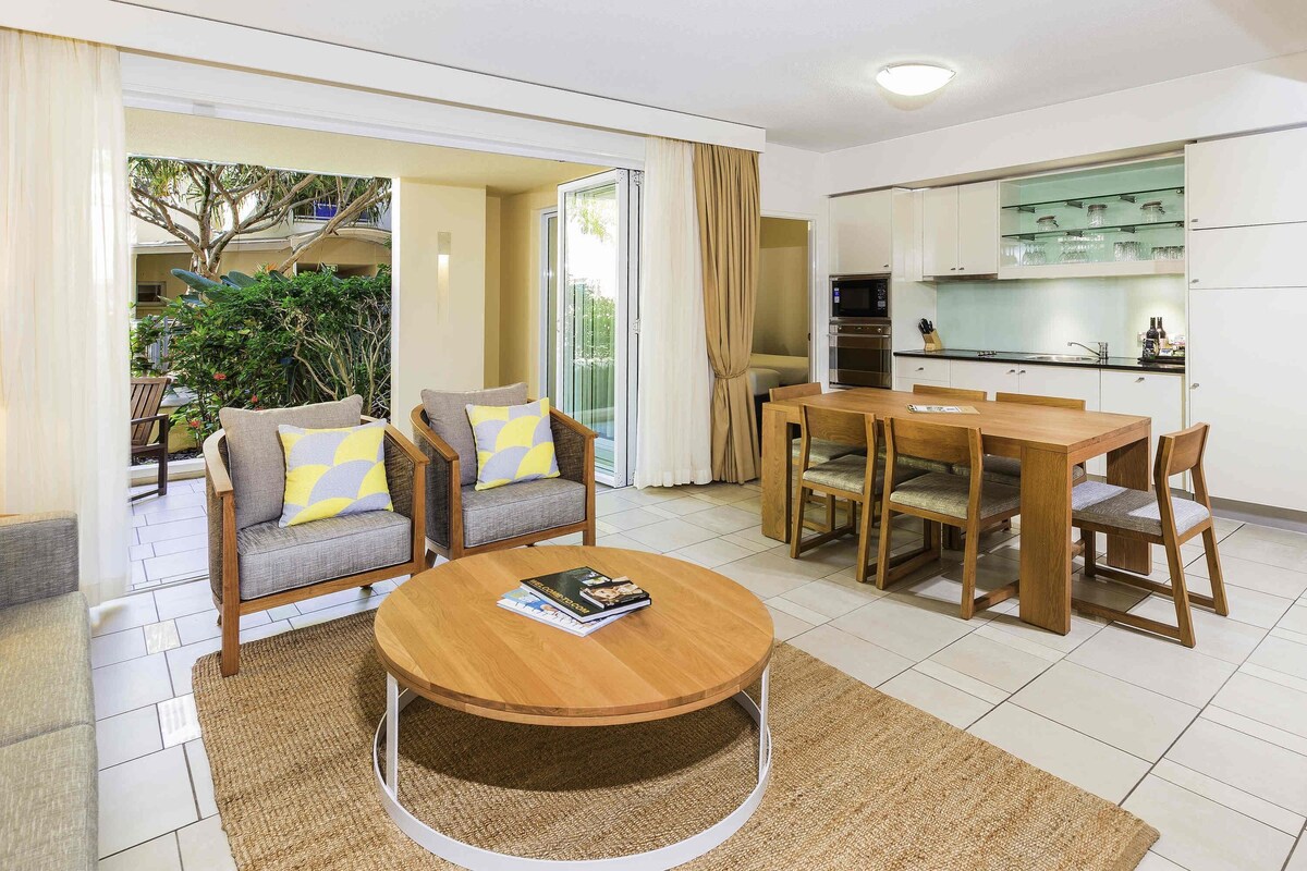 Appartement, 2 chambres (Noosa River View) | 1 chambre, minibar, coffre-fort, bureau