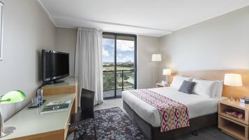 Executive Studio with Balcony | Desk, iron/ironing board, free cots/infant beds, free WiFi