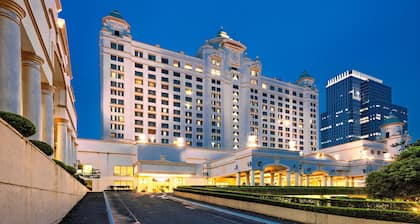 Waterfront Cebu City Hotel & Casino