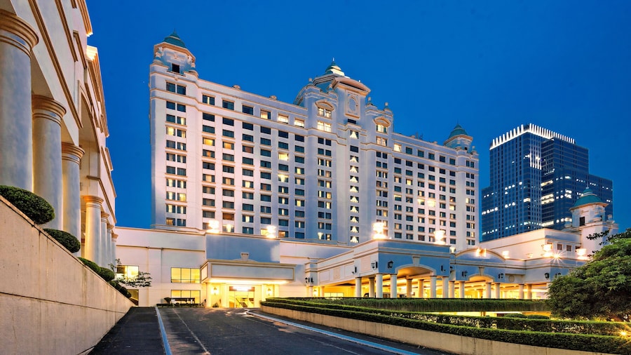 Waterfront Cebu City Hotel & Casino