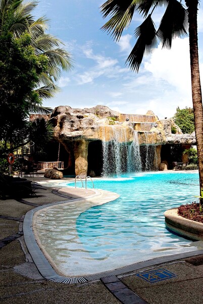 Waterfront Cebu City Hotel & Casino