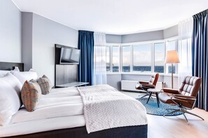 Deluxe Double Room, Non Smoking | Desk, blackout drapes, iron/ironing board, cribs/infant beds