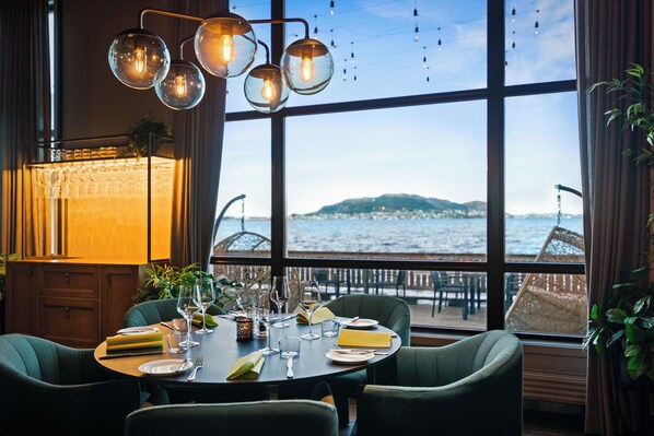 Frühstück, Mittagessen, skandinavische Küche, Blick aufs Meer 