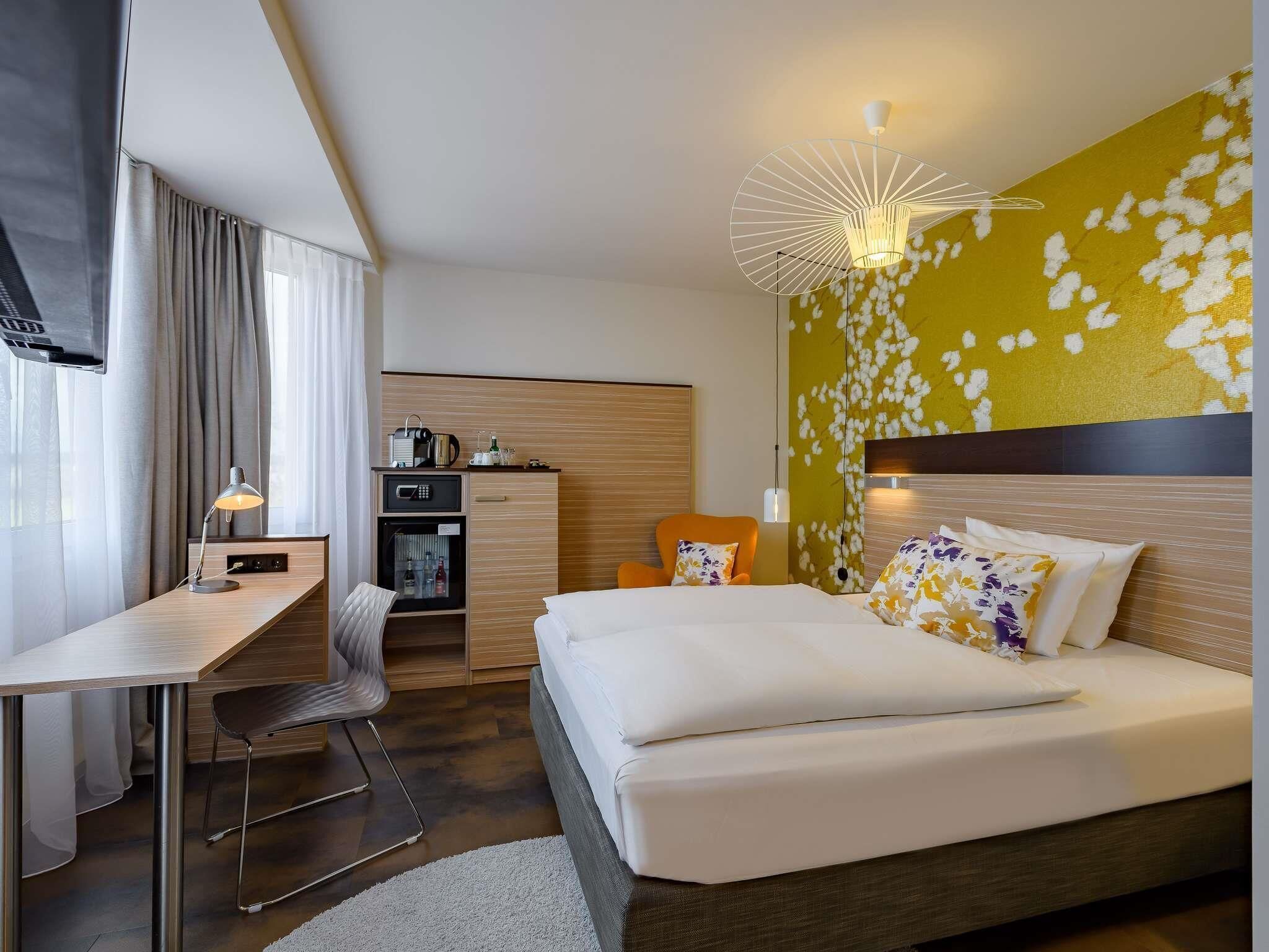 Privilege, Habitación, 1 cama Queen size | Ropa de cama hipoalergénica y artículos del minibar gratis 