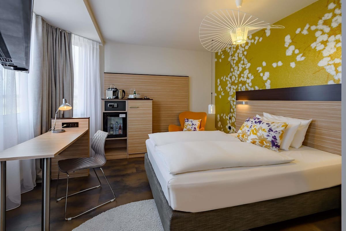 Privilege, 客房, 1 張加大雙人床 | 防敏寢具、迷你吧贈品、房內夾萬、書桌