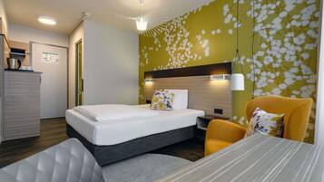 Standardzimmer, 1 Queen-Bett | Allergikerbettwaren, kostenlose Minibar, Zimmersafe, Schreibtisch