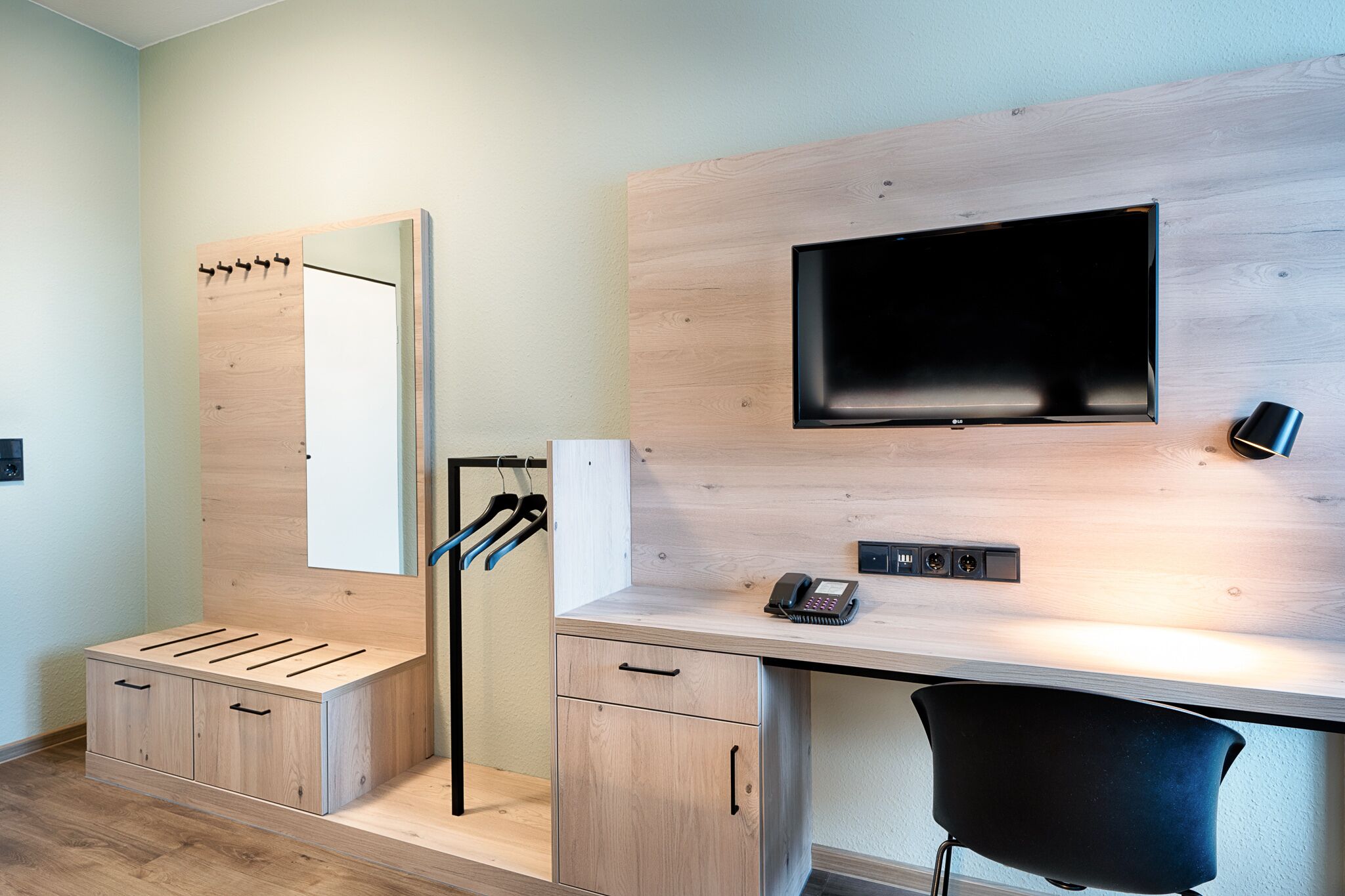 business twin room | 1 bedroom, hypo-allergenic bedding, desk, blackout curtains